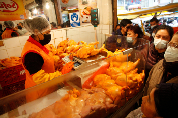 Gobierno garantiza a avícolas 290.000 t de maíz y reporta mayor oferta de carne de pollo a precio estable