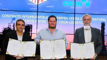 YPFB firma contrato de venta de gas con empresa brasileña hasta 2023