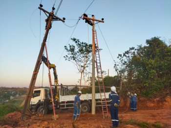 Invierten Bs 2,8 millones y la energía eléctrica llega a nuevos 11 barrios de Riberalta