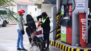 Inician venta de gasolina 87 y varios surtidores no lo saben