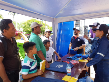 YPFB socializa redes de gas y abastecimiento de combustibles en la feria multisectorial de Riberalta