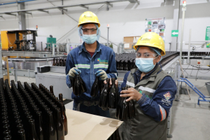 Envibol genera ingresos por Bs 121 millones y alista exportación de envases a EEUU