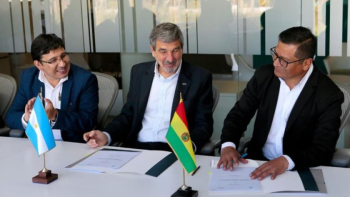 Bolivia y Argentina acuerdan producir baterías de ión litio