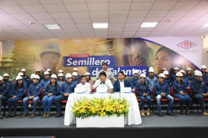 YPFB incorporará 800 nuevos profesionales bolivianos