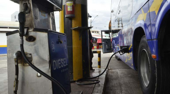 YPFB asegura que hay diésel; transporte pide renuncias y da plazo para una solución