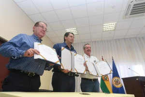YPFB firma venta de 200 mil toneladas de urea por más de $US 60 MM a tres empresas extranjeras