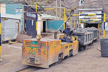 Ministro inspecciona terreno donde se construirá la Planta Refinadora de Zinc, en Oruro