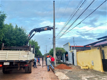ENDE reducirá cortes eléctricos en Riberalta con la instalación de red compacta