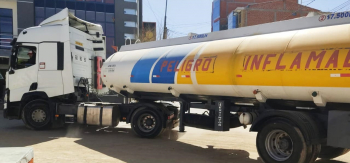 Flota de 200 cisternas con diésel arribará desde Arica al país y YPFB ratifica que garantiza el carburante