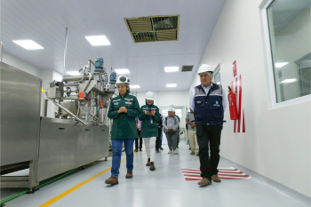 Alcaldía de Sacaba inspecciona procesadora Kokabol y resalta que la industrialización avanza