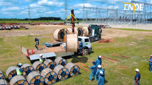 Construyen nueva línea de transmisión eléctrica en el municipio de San Ignacio de Velasco