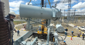 ENDE traslada transformador de 70 t para mantenimiento en Cochabamba