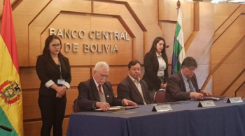 Banco Unión firma acuerdo para que pueda vender dólares a las casas de cambio