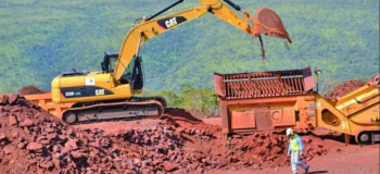 120 tráilers trasladan estructura para la planta siderúrgica de Mutún