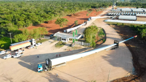 Ende comienza con transporte de nuevos aerogeneradores del Parque Eólico Warnes II
