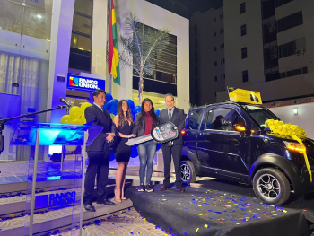 Banco Unión y Western Unión premian con un auto y dos motocicletas eléctricas a sus clientes