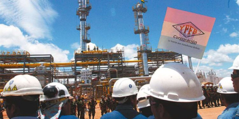 Federación de Petroleros festeja aniversario en un contexto adverso