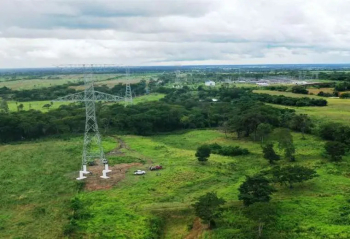 Construyen nueva línea de transmisión eléctrica entre Santa Cruz y Cochabamba