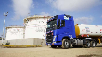 YPFB asegura abastecimiento de combustibles con ingreso al país de 900 cisternas