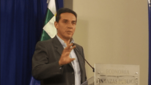 Exministro Mario Guillén es el nuevo gerente del Banco Unión