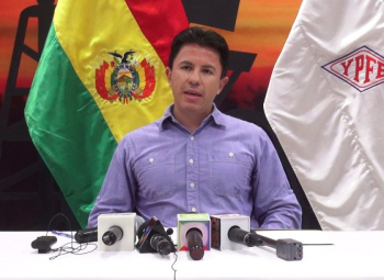 YPFB pide evitar filas en estaciones de servicio y aclara que no hay desabasteciendo de combustibles en Santa Cruz
