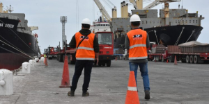 Movimiento de carga boliviana aumenta en puertos peruanos