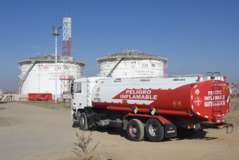 Planta de Senkata despacha 160 cisternas de gasolina y diésel, YPFB descarta supuesto desabastecimiento
