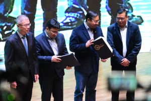 Bolivia firma convenio con consorcio chino para la industrialización del litio