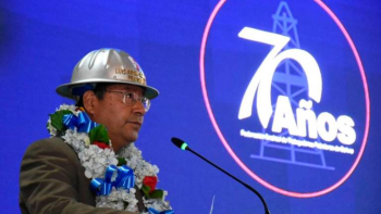 Arce pide a petroleros que ayuden a fortalecer YLB