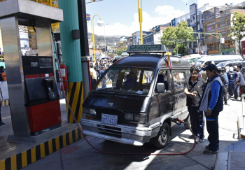 Gobierno garantiza abastecimiento de diésel y gasolina en La Paz y el resto del país pese a bloqueos