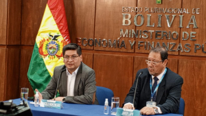 El Gobierno anuncia que el Banco Unión realizará una interfaz para que farmacéuticas accedan a dólares