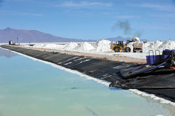 Echazú: Uyuni tiene la mayor reserva de litio en el mundo