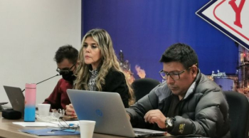 YPFB y transportistas acuerdan subir volúmenes de importación de combustibles desde Perú
