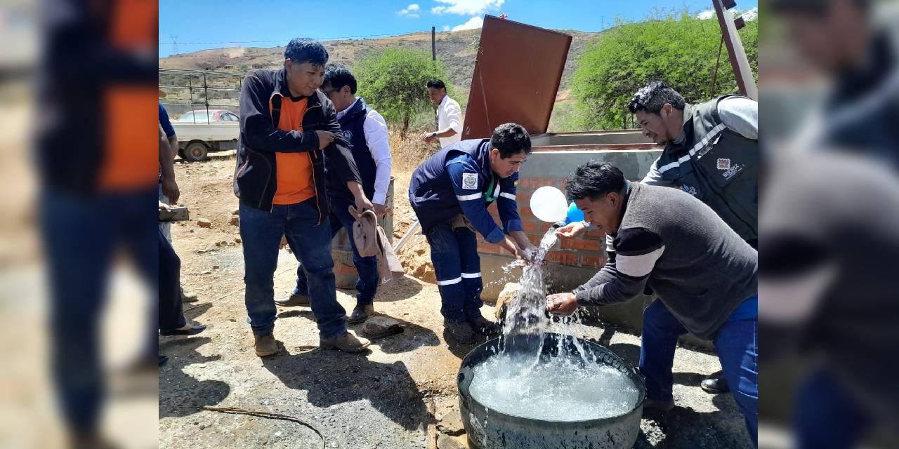 Gobierno mejora acceso al agua y energía solar en comunidades agrícolas de Arbieto