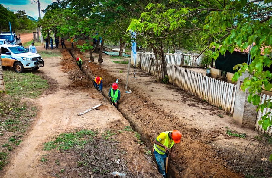 ENTEL inicia tendido de fibra óptica subterránea entre San Ignacio y San Matías por más de $us 1,5 millones
