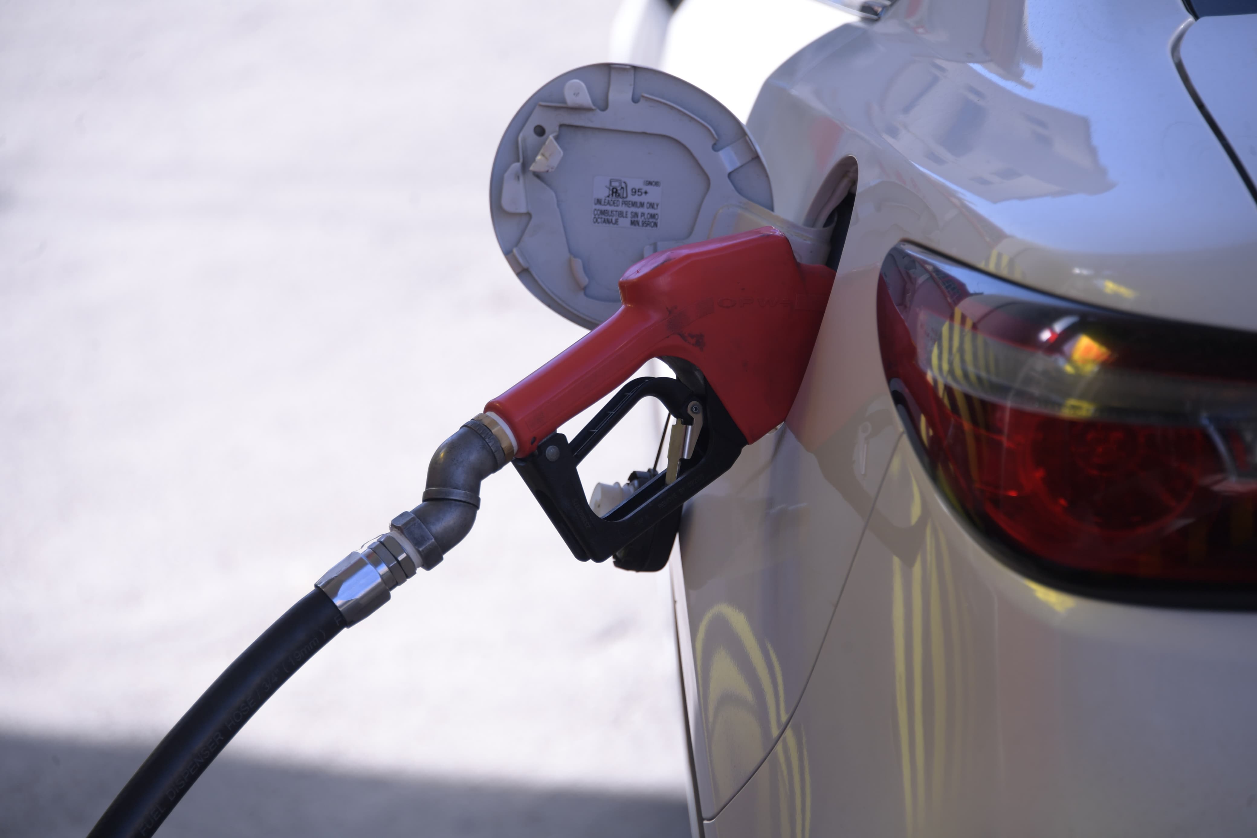 Lupo afirma que la provisión de combustibles se normalizará en los próximos días 