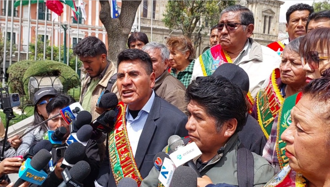 Vecinos, gremiales y otros sectores se unen para protestar contra panaderos federados, EPSAS y Delapaz